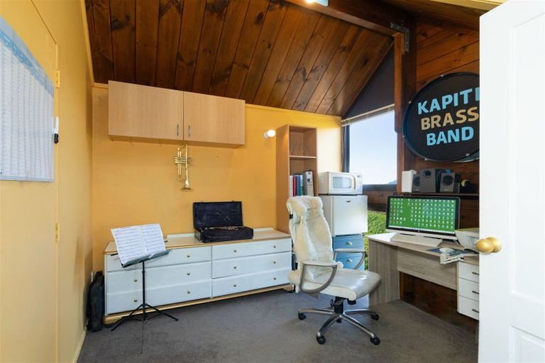 Photo of property in 12 Pohutukawa Crescent, Raumati Beach, Paraparaumu, 5032