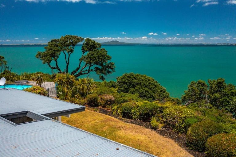 Photo of property in 62 Sharon Road, Waiake, Auckland, 0630