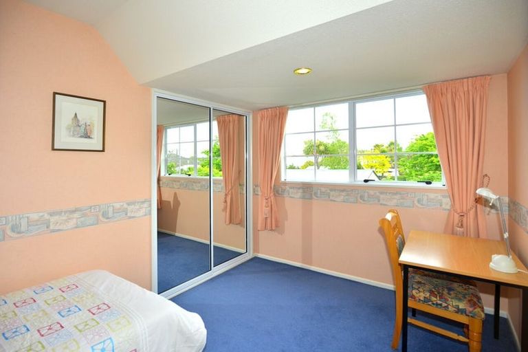 Photo of property in 4b Mclellan Place, Ilam, Christchurch, 8041