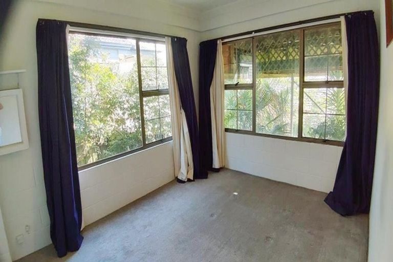 Photo of property in 1/37 Rangitoto Terrace, Milford, Auckland, 0620