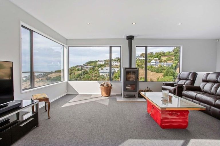 Photo of property in 17 Law Lane, Mount Pleasant, Christchurch, 8081