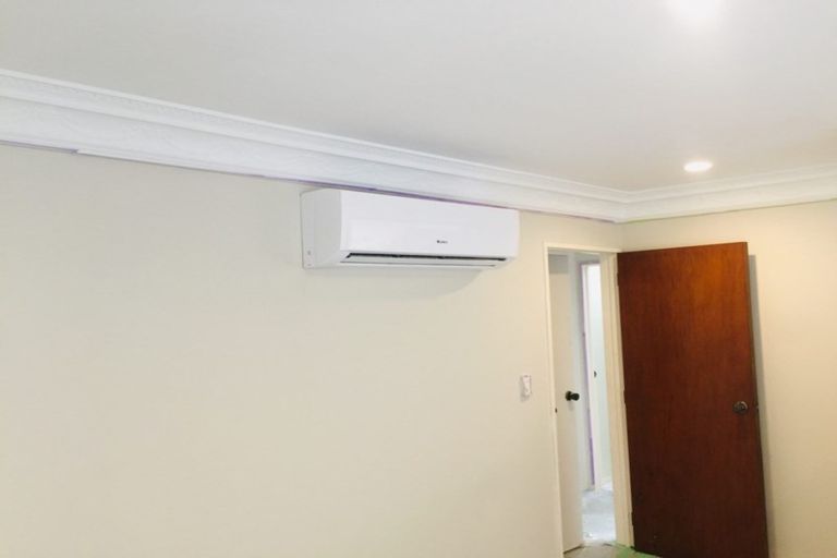 Photo of property in 11 Idesia Place, Totara Heights, Auckland, 2105