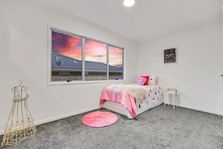 Photo of property in 38d Hetherington Road, Ranui, Auckland, 0612