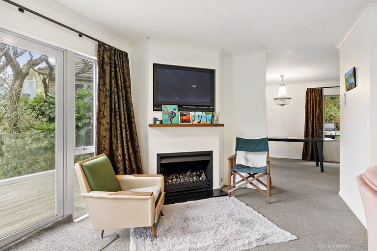 Photo of property in 15 Onslow Road, Khandallah, Wellington, 6035