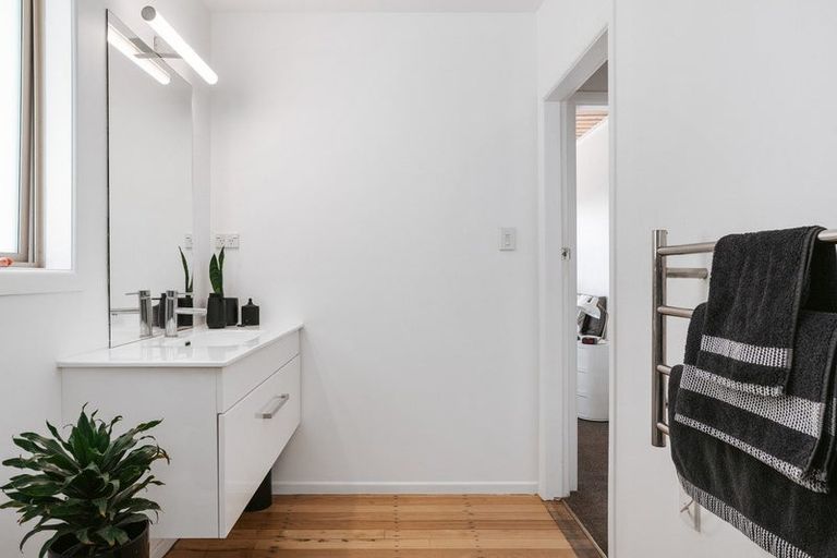 Photo of property in 306 Omokoroa Road, Omokoroa, 3114