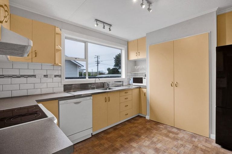 Photo of property in 28 Disraeli Street, Hawera, 4610