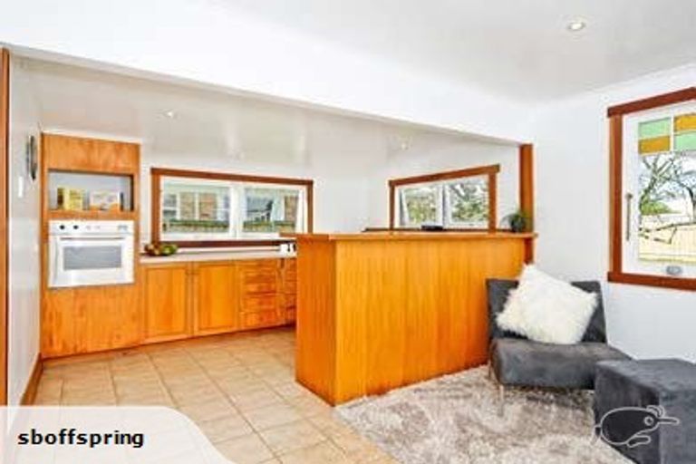 Photo of property in 8 Oxford Street, Fairfield, Hamilton, 3214