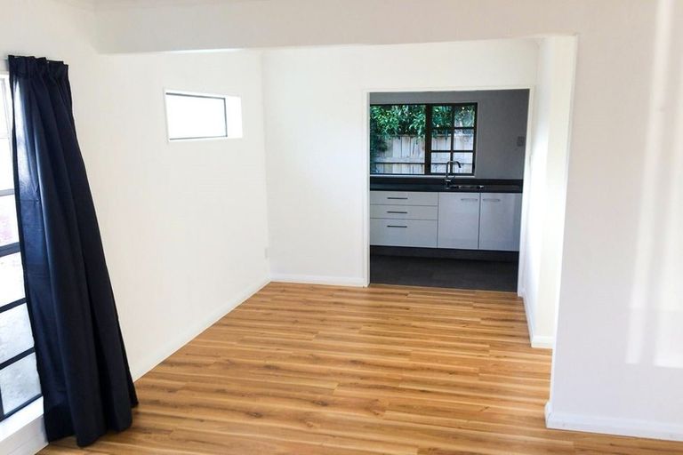 Photo of property in 1 Carbine Court, Awapuni, Palmerston North, 4412