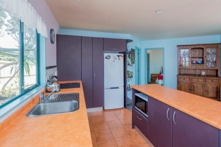 Photo of property in 7 Barrett Drive, Waikanae Beach, Waikanae, 5036