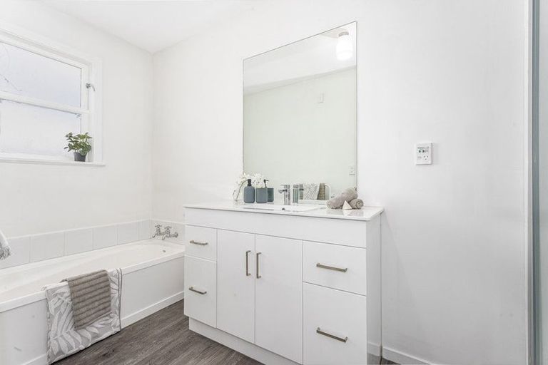 Photo of property in 15 Athlone Crescent, Boulcott, Lower Hutt, 5011