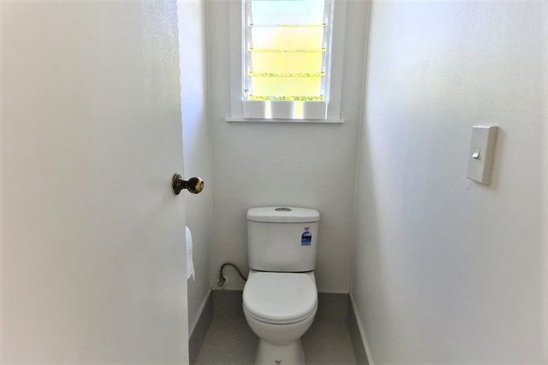 Photo of property in 1 Rogan Street, Mount Roskill, Auckland, 1041