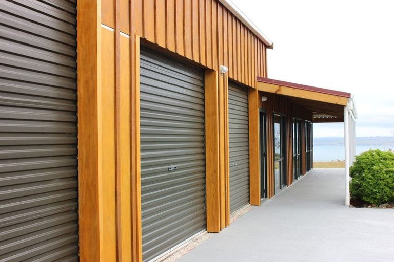 Photo of property in 986 Tinopai Road, Tinopai, Matakohe, 0593