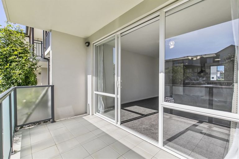 Photo of property in 2/23 Opito Way, East Tamaki, Auckland, 2013