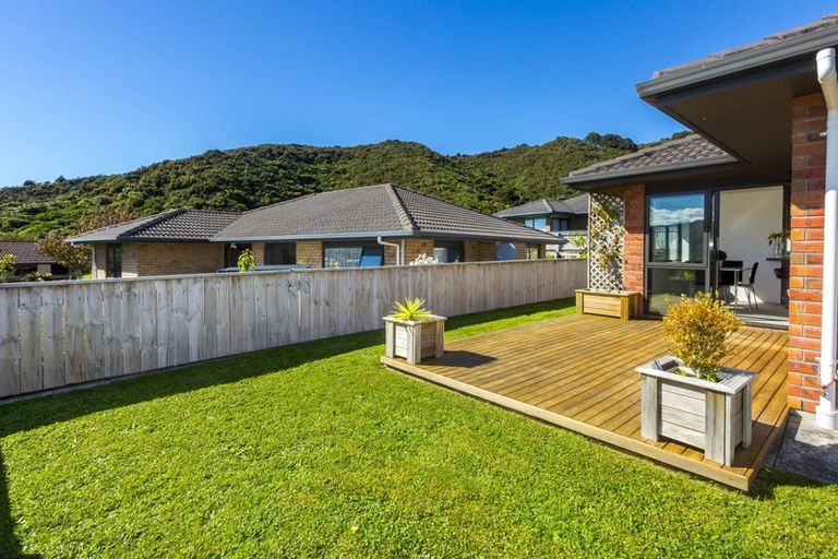 Photo of property in 50 King Charles Drive, Kingsley Heights, Upper Hutt, 5018