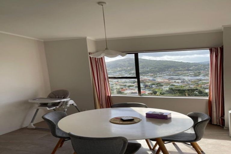 Photo of property in 5 Kate Way, Karori, Wellington, 6012