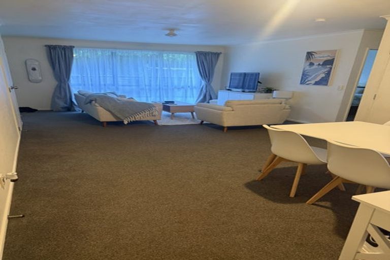 Photo of property in 324 West Coast Road, Glen Eden, Auckland, 0602