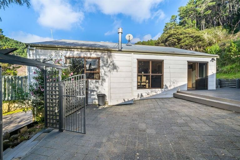 Photo of property in 32 Elmslie Road, Pinehaven, Upper Hutt, 5019