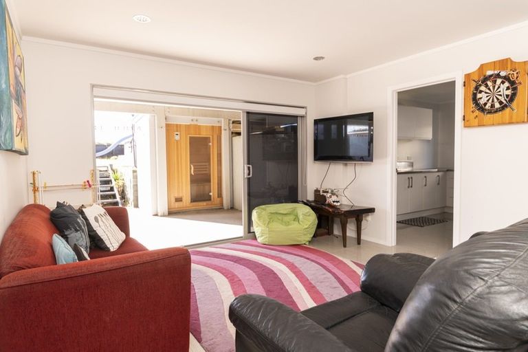 Photo of property in 28 Hall Road, Pataua North, Whangarei, 0175