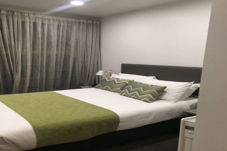 Photo of property in Atrium Towers, 6j/154 The Terrace, Wellington Central, Wellington, 6011