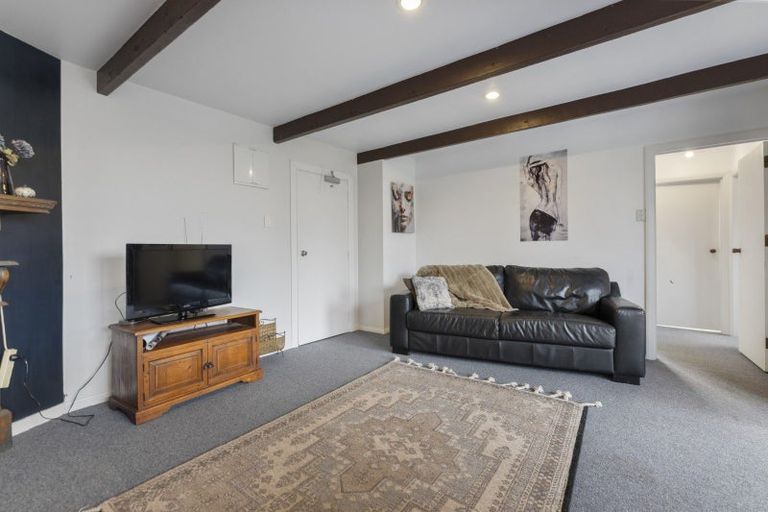 Photo of property in 53 Easther Crescent, Kew, Dunedin, 9012