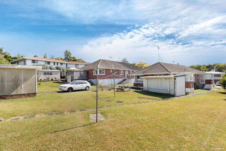 Photo of property in 1/6 Margaret Place, Milford, Auckland, 0620