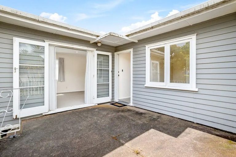 Photo of property in 16 Saffron Street, Birkdale, Auckland, 0626