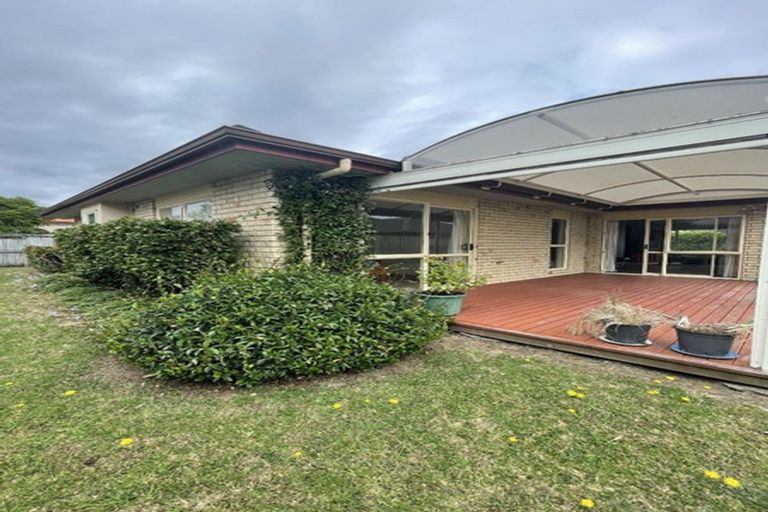 Photo of property in 37 Richfield Crescent, Westgate, Auckland, 0614