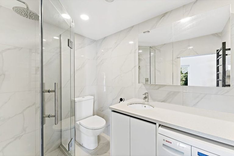 Photo of property in 29 Glamorgan Drive, Torbay, Auckland, 0630