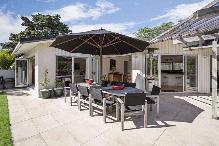 Photo of property in 11 Northgrove Avenue, Hillcrest, Auckland, 0627