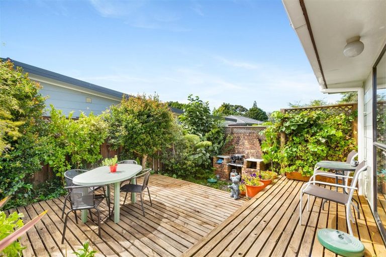 Photo of property in 1/18 Arney Road, Ranui, Auckland, 0612