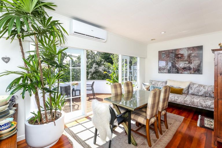 Photo of property in 81 Paynters Avenue, Strandon, New Plymouth, 4312