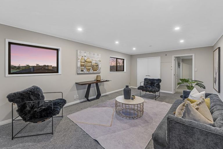 Photo of property in 4190a Great North Road, Glendene, Auckland, 0602