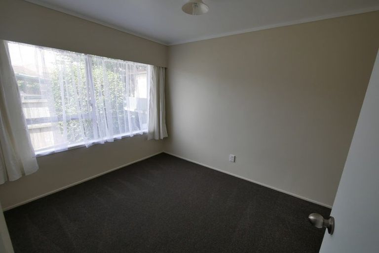 Photo of property in 1/32 Challen Close, Conifer Grove, Takanini, 2112