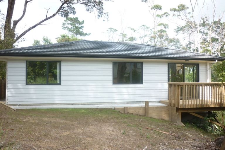 Photo of property in 59a Sungrove Rise, Sunnyvale, Auckland, 0612