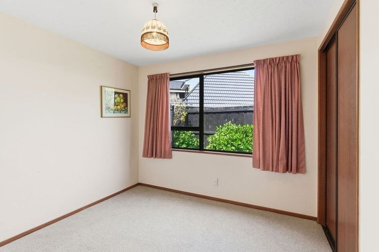 Photo of property in 12 Swithland Place, Avonhead, Christchurch, 8042