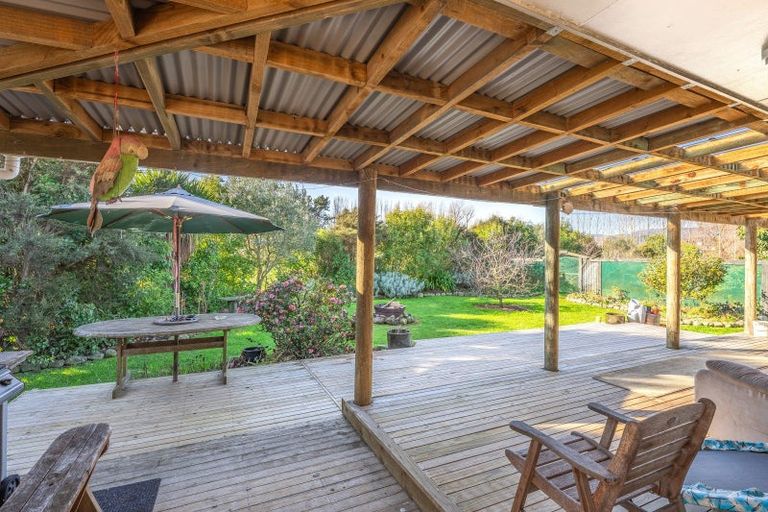 Photo of property in 30 Convent Road, Otaki, 5512