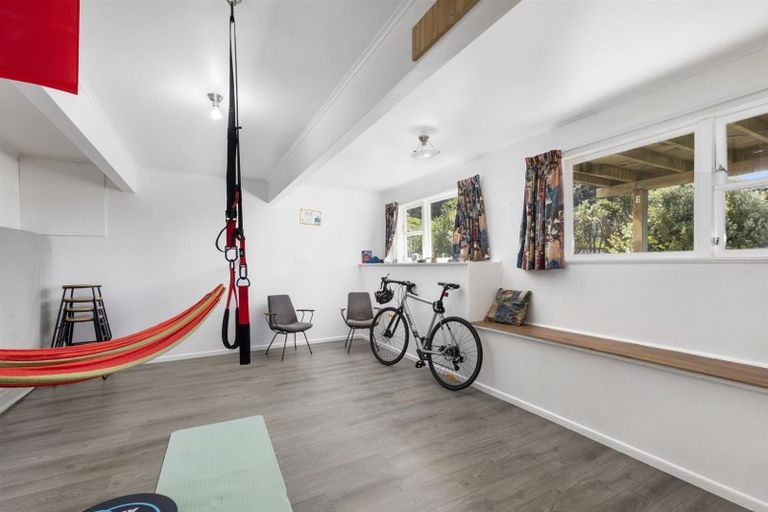 Photo of property in 17 Waiho Terrace, Elsdon, Porirua, 5022