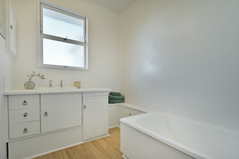 Photo of property in 612 Ballantyne Street, Frimley, Hastings, 4120