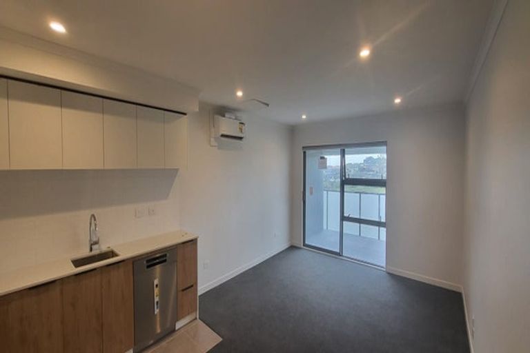 Photo of property in 202/30 Shortfin Place, Flat Bush, Auckland, 2019