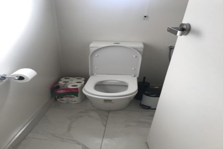 Photo of property in 4 Tonkin Drive, Sunnynook, Auckland, 0620