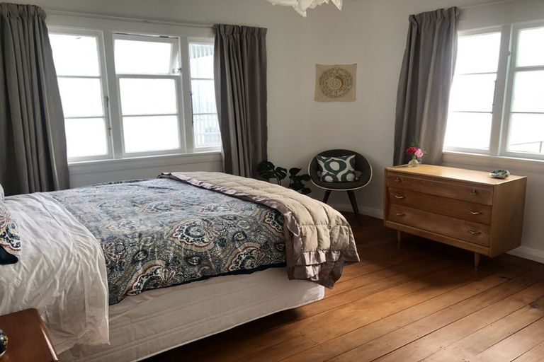 Photo of property in 20 Ocean Parade, Pukerua Bay, 5026