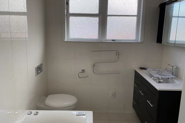 Photo of property in 87 Hillsborough Road, Hillsborough, Auckland, 1042