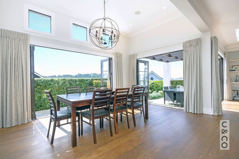 Photo of property in 8 Tauwaka Crescent, Riverhead, 0820