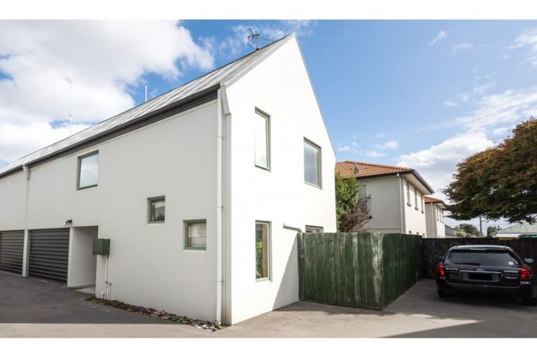 Photo of property in 2/11 Crohane Place, Addington, Christchurch, 8024