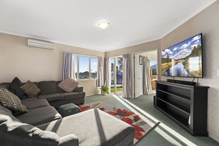 Photo of property in 64 Village Park Drive, Welcome Bay, Tauranga, 3112