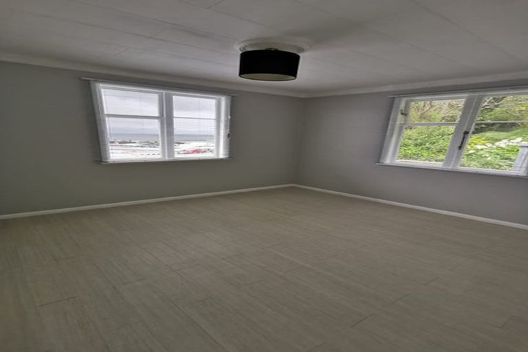 Photo of property in 10 Korokoro Road, Korokoro, Lower Hutt, 5012