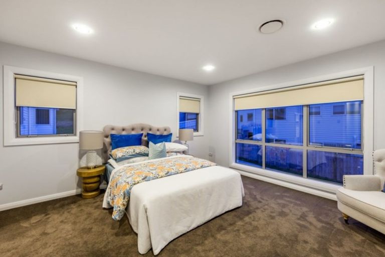 Photo of property in 20 Bridget Court, Red Beach, 0932