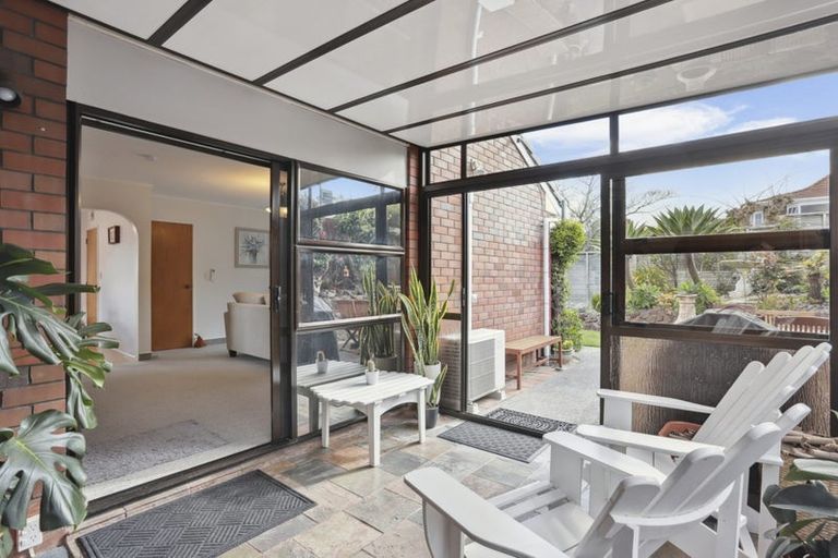 Photo of property in 2/9 Milwaukee Place, Glendene, Auckland, 0602