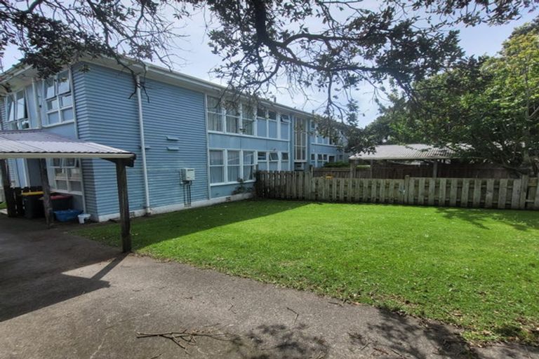 Photo of property in 19 Cook Street, Marfell, New Plymouth, 4310