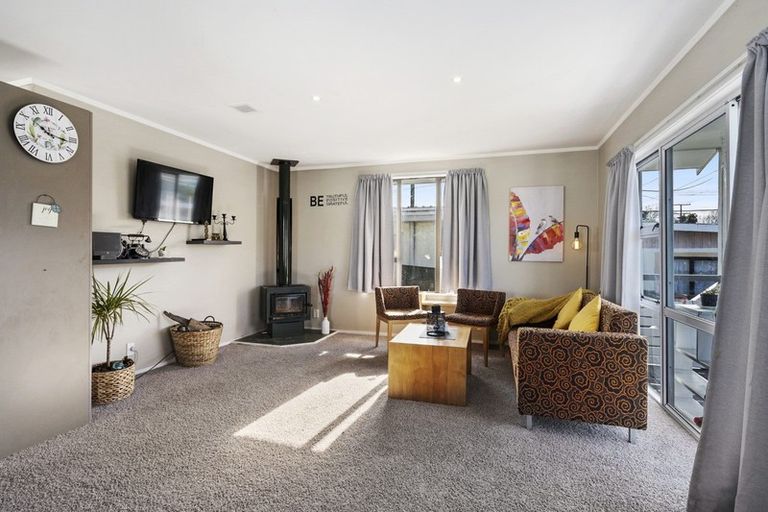 Photo of property in 2/79 Molesworth Street, Taita, Lower Hutt, 5011